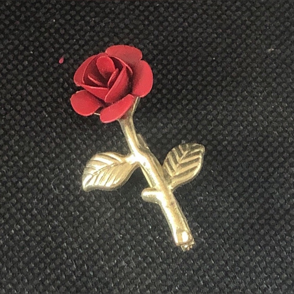 Vintage Rose Red and Gold Toned 1.5” Brooch - Picture 2 of 5